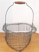 Wire heart basket
