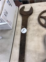 Big track wrench