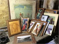 Group of Assorted Artwork & Wall Hangings