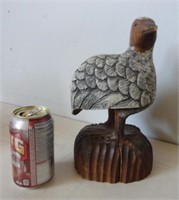 Oiseau (kiwi) sculpté dans le bois