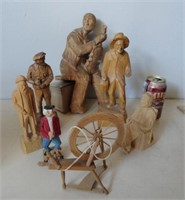 6 figurines et 1 rouet sculptés dans le bois
