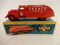 ERTL TEXACO 1939 DODGE AIRFLOW BANK REPLICA/ BOX