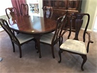 DREXEL TABLE AND 6 CHAIRS, 2 LEAVES