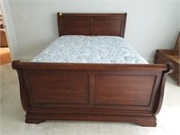 MAHOGANY QUEEN SLEIGH BED WITH ORDEREST