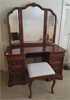 HENRY LINK DRESSING VANITY WITH STOOL
