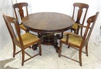 Antique Quarter Sawn Oak Round Table W/ 5 Chairs