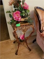GOLD SIDE TABLE AND FLOWER ARRANGEMENT