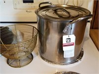 STEW POT AND WIRE BASKET