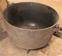 cast iron kettle 25" dia. & 16.5" high