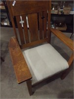 ARTS & CRAFTS OAK CHAIR W/ UPHOLSTERED SEAT