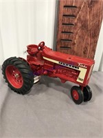 Farmall 806 , NF tractor
