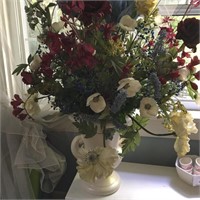 Vase & Flower Arrangement