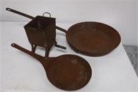 Frying Pans / Sifter