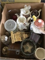 Box lot of miscellaneous household items, glass,