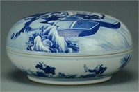 A QING DYNASTY BLUE AND WHITE BOX AND COVER
