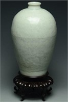 SONG DYNASTY QINGBAI BOYS MEIPING VASE AND STAND