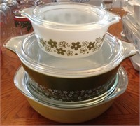 (1) Lot of Pyrex Oven Ware