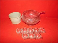 Punch bowl set (small chip on bowl)