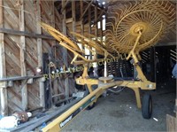 Vermeer 820 - 8 wheel rake