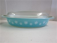 Pyrex; snowflake casserole dish with lid