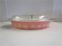 Pyrex gooseberry pink casserole dish w/ lid; lid