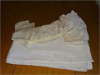 White table cloth & vintage napkins