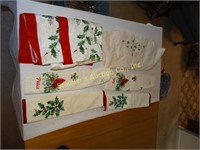 Christmas towels, tablecloths & doilies