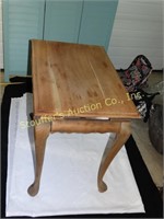 Vintage wooden tea table (missing pullout leaves)