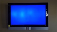 VIZIO42"  LCD FLATSCREEN GALLEVIA