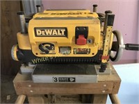 DeWalt DW735 Planer