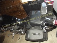 2005 Harley Davidson XL 1200 Motorcycle w/saddle b