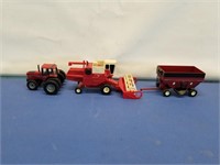 1/64" IH Combine & Tractor & Brent Grain Cart