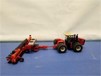 1/64" Versatile 500 Tractor & Case 16 Row Planter