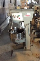 Fleetwood 30qt mixer with bowl & 3 attachments