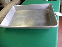 Aluminum Baking Pan  171/2" x 251/2"