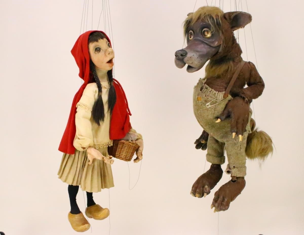 DoLores Hadley "La Famille Marionettes" Auction