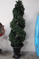 6' Spiral Topiary Tree