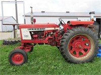 FARMALL 504 GAS TRACTOR - 1443 HOURS SHOWING