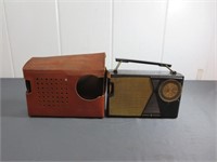 *Vintage General Electric Transistor Radio - Works