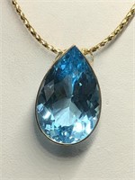 $3200. 10/14KT Gold Blue Topaz(28ct) Necklace