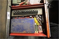 Bottom rolling machinist tool box with contents