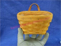 95 longaberger small classic basket (leather hndl)