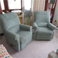 La-Z-Boy Recliner -- THE ONE ON THE RIGHT ONLY
