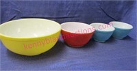 4 old pyrex colored mixing bowls