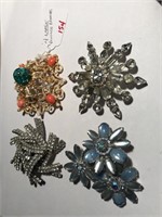 4 LARGE VINTAGE BROOCHES