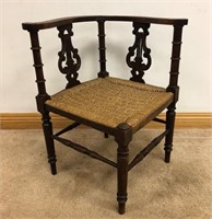UNIQUE WICKER SEATED ACCENT CHAIR