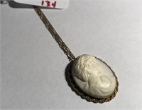 GOLD FILLED ANTIQUE CAMEO PENDANT W/ CHAIN