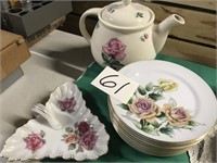 12 KENT CHINA TRIO PATTERN LUNCH PLATES