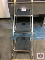 Ladder 3 step foldable