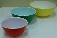 Set of 3 Pyrex Multicolored Mixing Bowls